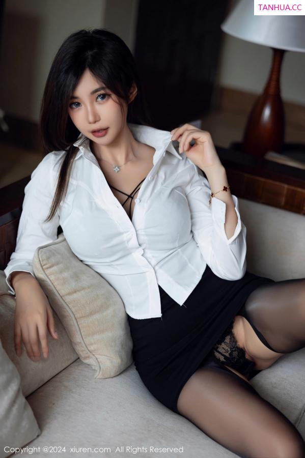 綺裡嘉 绮里嘉 [XiuRen]高清写真图 2024.02.02 No.8053 绮里嘉ula 黑丝美腿第27张图片